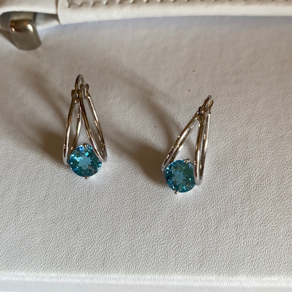 Gorgeous! Silver & blue gemstone earrings/Sale 🌸